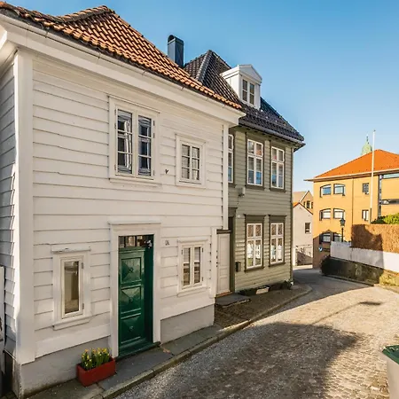 Dinbnb I Family Dream In I Playroom I Private Garden