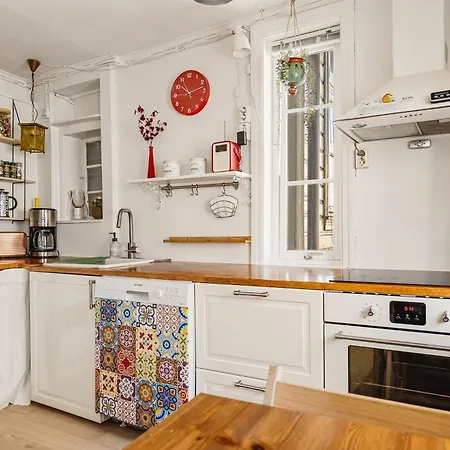 Dinbnb I Family Dream In I Playroom I Private Garden